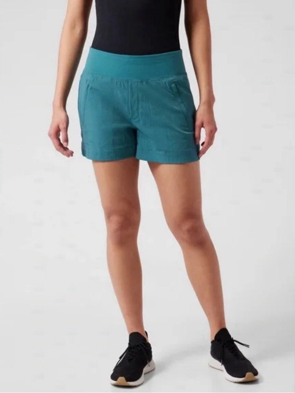 Athleta Womens Trekkie North Teal Hiking Outdoors Travel Shorts Size 6